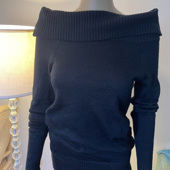 Simplee, Black Oval or Cowl‎ Neck Sweater Sz Sm - Picture 2 of 9